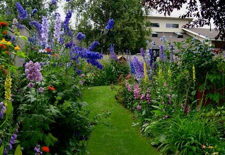 Sloping Garden